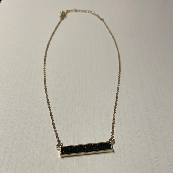 Gold and black necklace - Picture 2 of 5